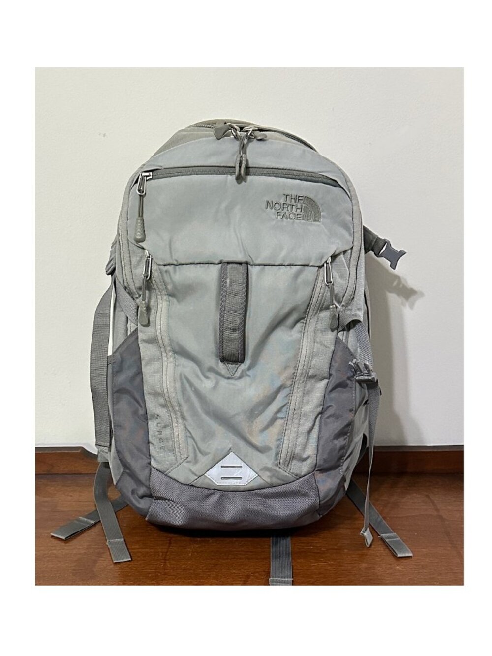 The North Face FlexVent BackPack Gray With Laptop Sleeve